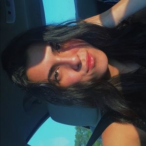 Meet your Posher, Valeria